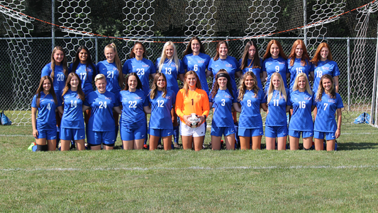 The LLCC women's soccer team poses for a team photo. 