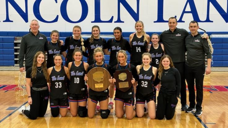 2024 LLCC women's basketball team and coaching staff