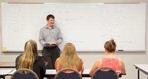 D.-Lesko-and-students-at-Lfld-300x160.jpg Instructor in front of class at LLCC-Litchfield